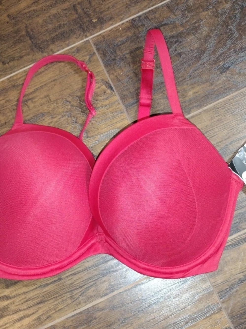Le Mystere Red Smooth Molded T-Shirt Bra NWOT